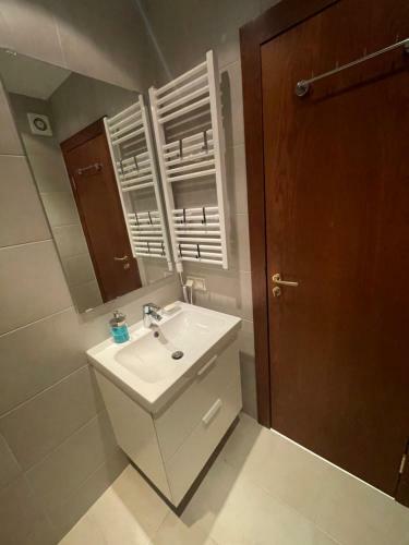 Lovely 2-bedroom Serviced Apartment With Spa