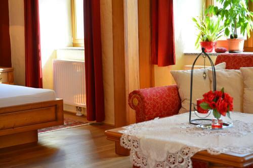 Hostal G�stehaus & Heuriger Turm Wachau