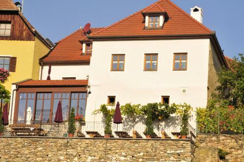 Hostal G�stehaus & Heuriger Turm Wachau