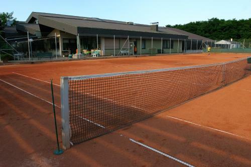 Hostal Tennis- Und Freizeitzentrum Neud�rfl