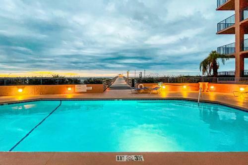 Four Seasons Of Romar Beach #604 West