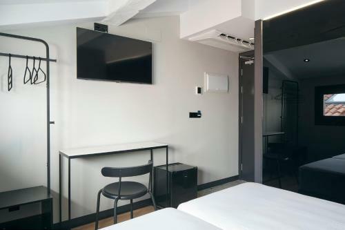 Hostal Espoz Y Mina