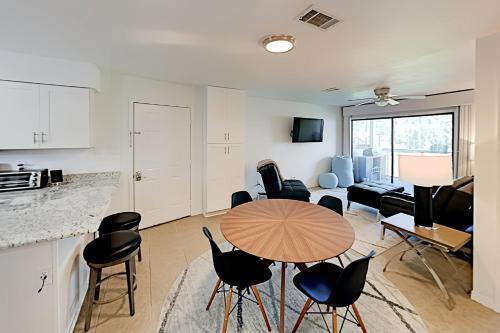 Wolf Bay Villas