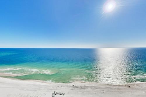 Turquoise Place #2205c