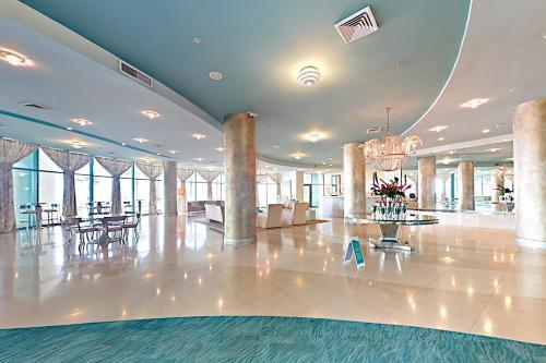 Turquoise Place #2205c