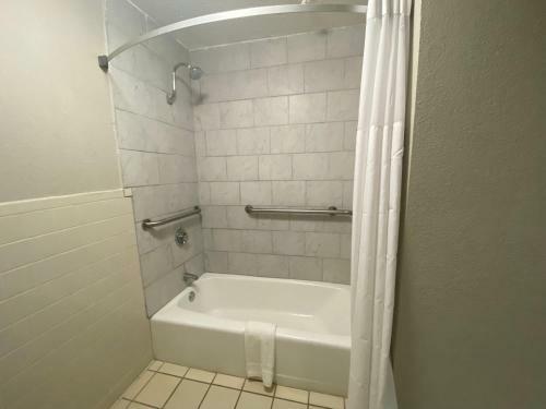 Hotel Days Inn By Wyndham Ozark