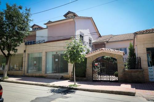 Hostal Vila Essel