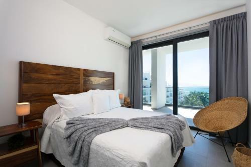 Blue View Beauty! Beachfront Condo With Large Private Terrace