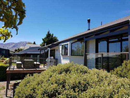 Mountain Views, Nice Spot Newly Renovated