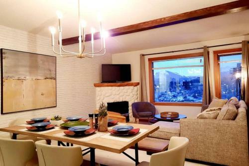 Apartamento Pinnacle Mountain View Condo 3 Bed 2 Bath Downtown Canmore