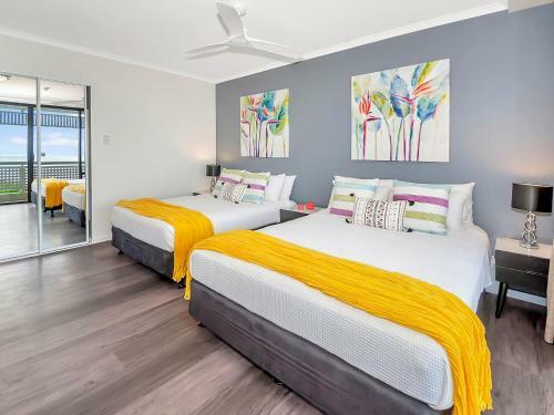 Luxury Waterfront Sea View Apartment