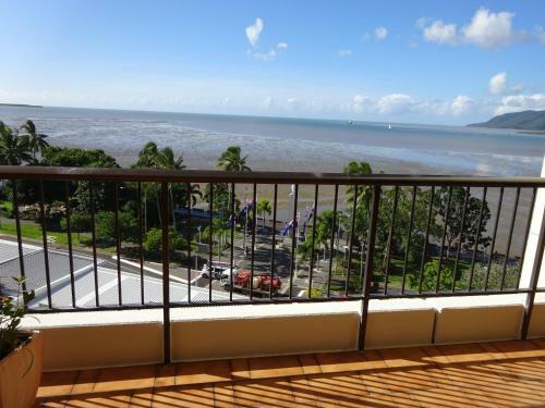 Cairns Apartment Esplanade Ocean Views