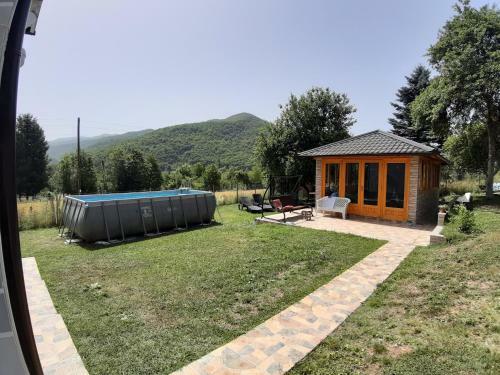 Ris Kuca Za Odmor
