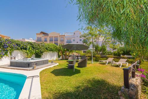 Villa Resort Con Piscina Privada En Calle Carabeo