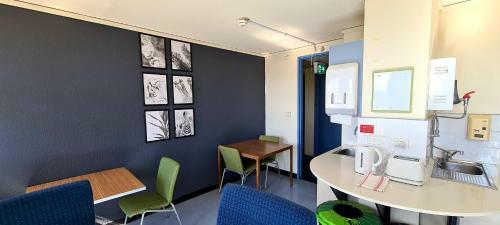 Hotel Canberra Accommodation Centre