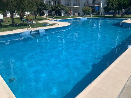 Tres Hermanos - Spacious Modern 2 Bedroom Apartment