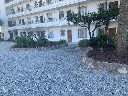 Tres Hermanos - Spacious Modern 2 Bedroom Apartment
