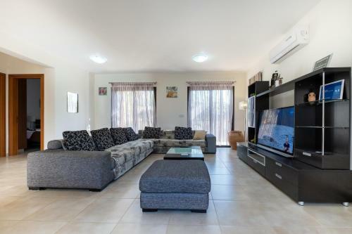 Villa Elena In Argaka