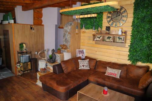 Roots Apartment