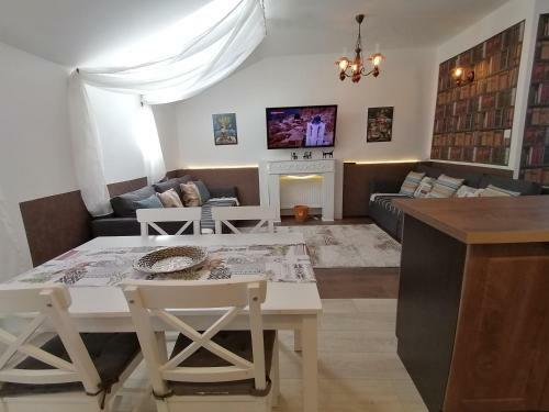 Apartment 15