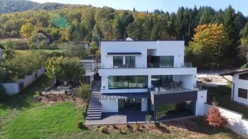 Luxury Villas #1