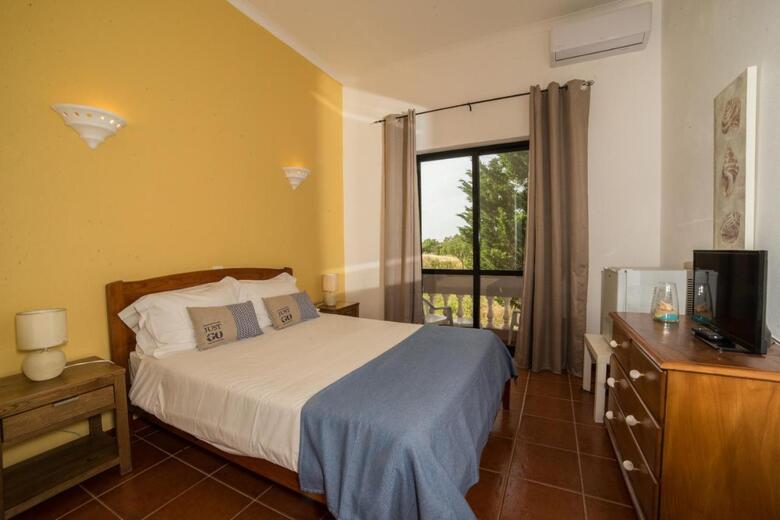 Hotel Albergaria Rosa Montes (.)