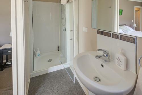 Leigh Cottage Manapouri
