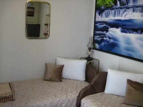 Hostal Room No. 8