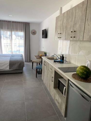 Apartamento Ellenapa Apts & Studios