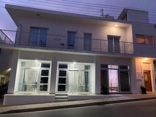 Apartamento Ellenapa Apts & Studios