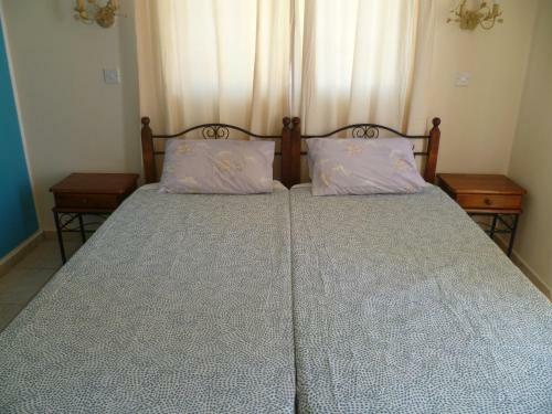 Laura's 2 Bedroom Apartment With Balcony!