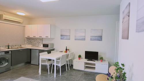 Nissi Twins Apartments