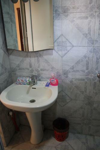Hostal White Room