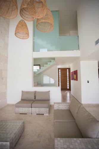 Ocean View 4 Br House- Beach, Private Pool&jacuzzi