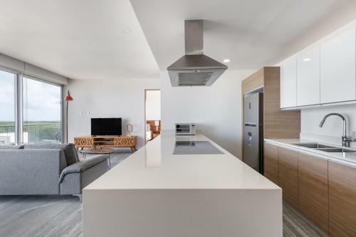 Apartamento Ocean View Condo-beach, Rooftop Pool & Jacuzzi!