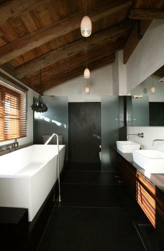 Artsy Luxurious Ski-in-out-chalet