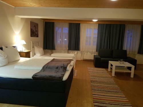Hostal Pension Sunnseitn
