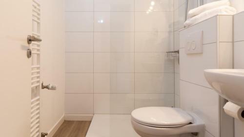 Ginius Homes - Oriental City Apartment