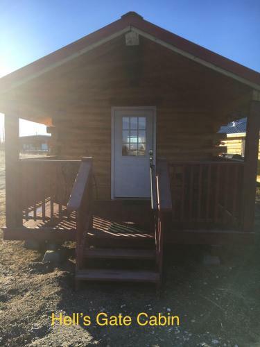 Hostal Alaska Log Cabins On The Pond