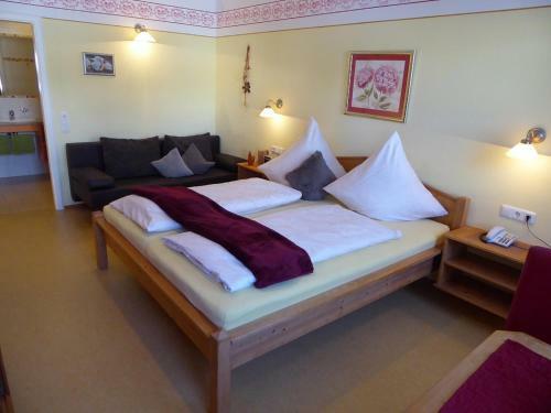 Hostal Pension Roseng�rtchen