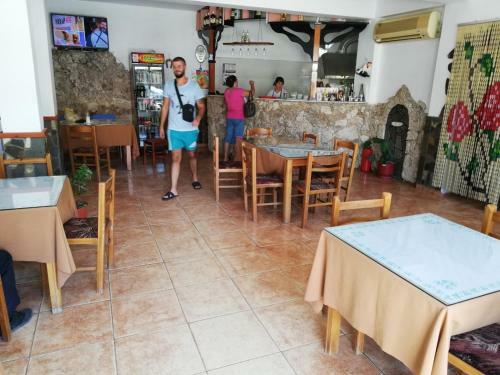 Hostal Nako Guest House Bar&restaurants