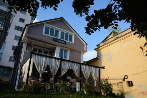 Royal Hotel