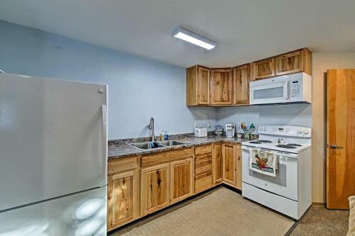 Charming Fairbanks Apartment - 10 Mins To Downtown