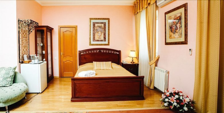 Business Hotel