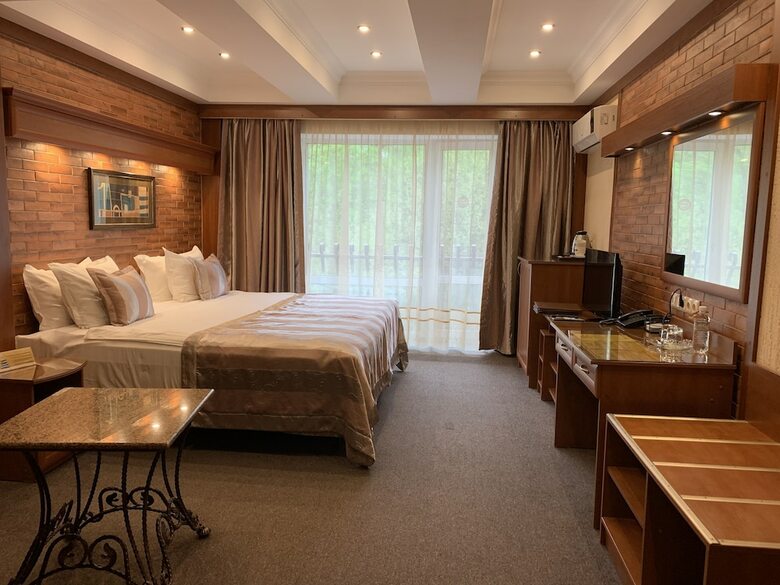 Uyut Hotel