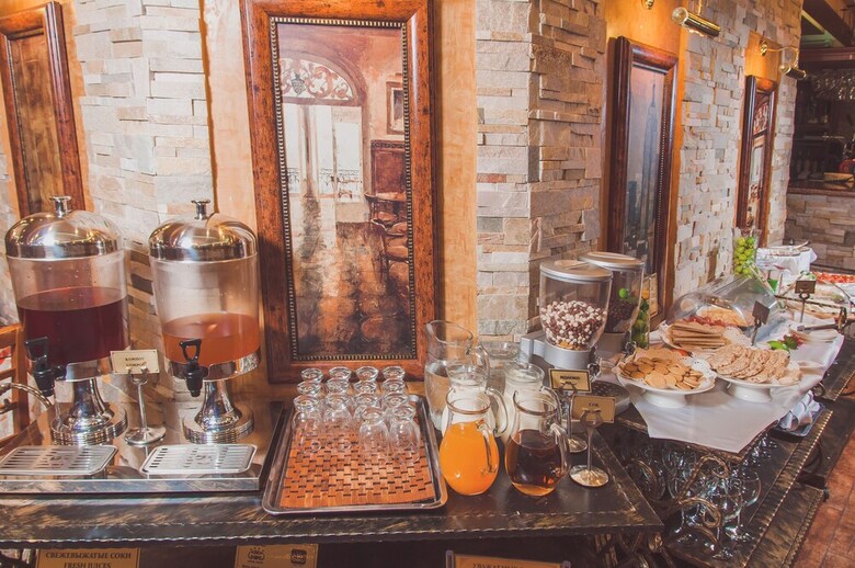 Uyut Hotel