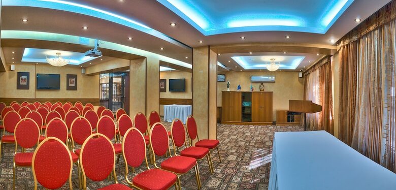 Uyut Hotel
