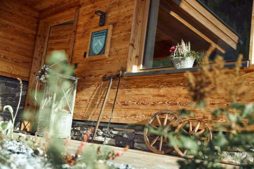 Mountain Chalet R