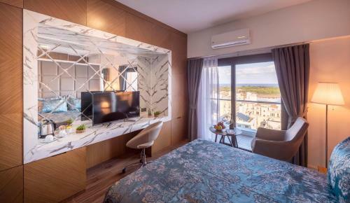 Novel Centre Point Hotel
