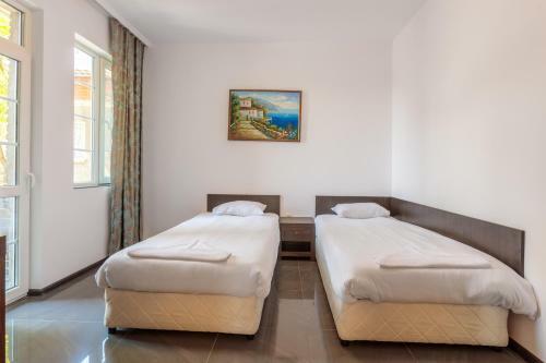 Hostal Seaside Guest Rooms